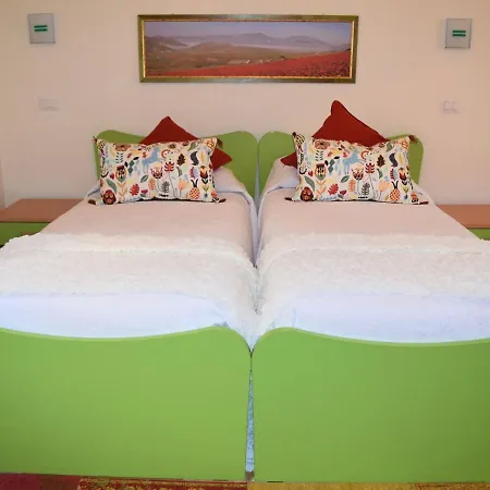 Luxury In With Town Centre Nearby شقة *